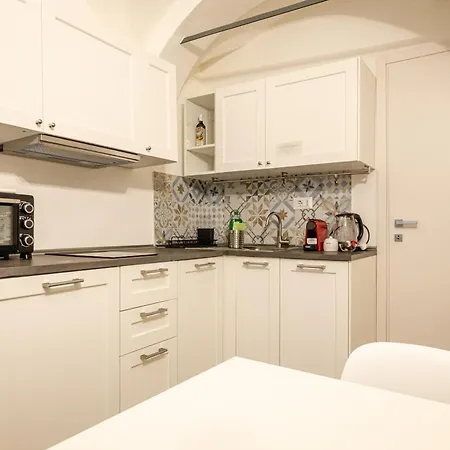 Nosadella Apartment